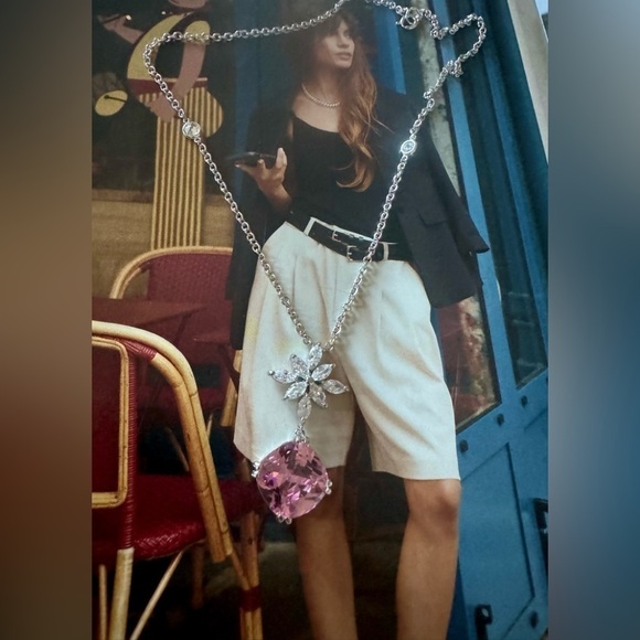 Jewelry - Pink stone necklace